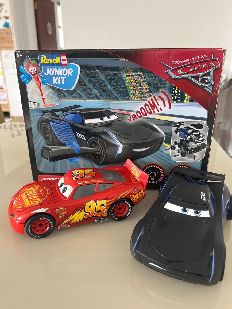 Revell Junior Kit Lightning Mcqueen and Jackson storm set puzzle