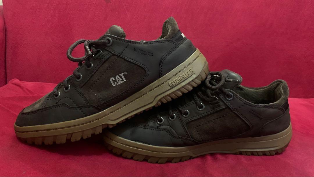 Sepatu on sale caterpillar casual