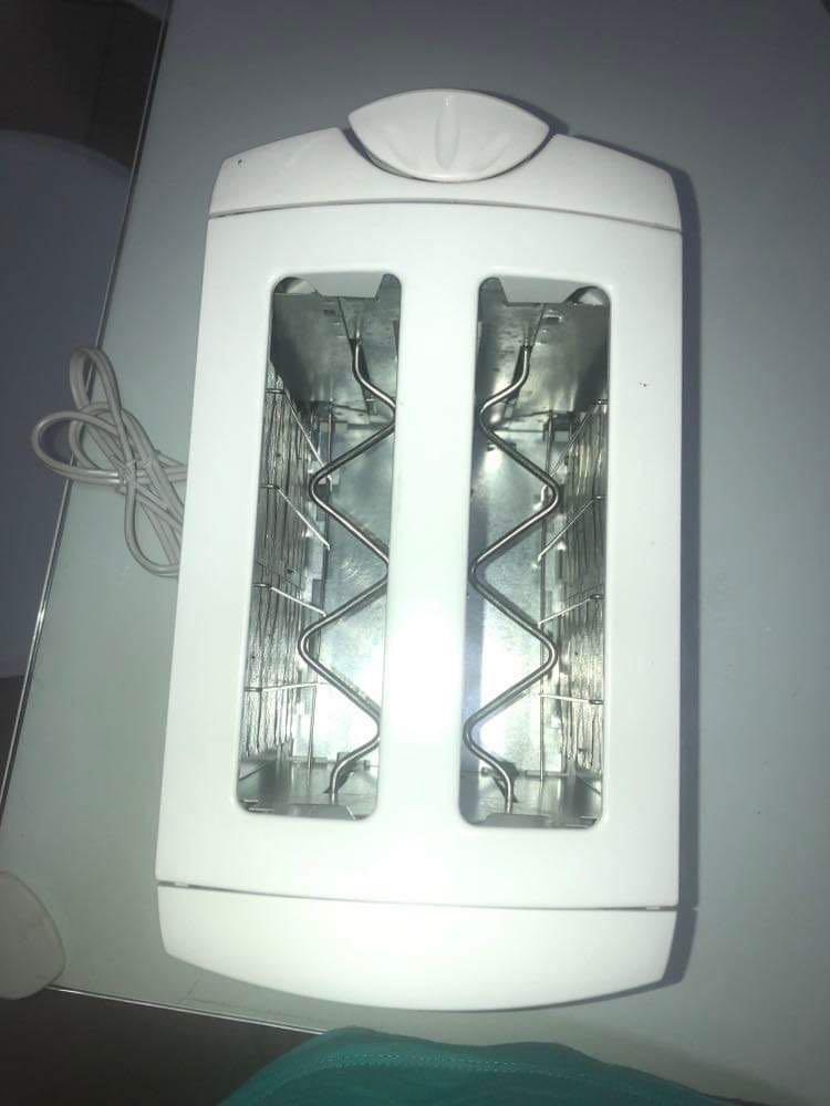 Toastmaster - Bread Toaster (Category: Ovens & Toasters) located in Quezon City. Submitted by __decluttering (Listing ID 1171661388, Image 2). Description: From USA. .
