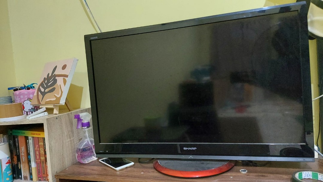 TV Sharp Aquos 32 inch, Elektronik, TV & Perlengkapan Hiburan di Carousell