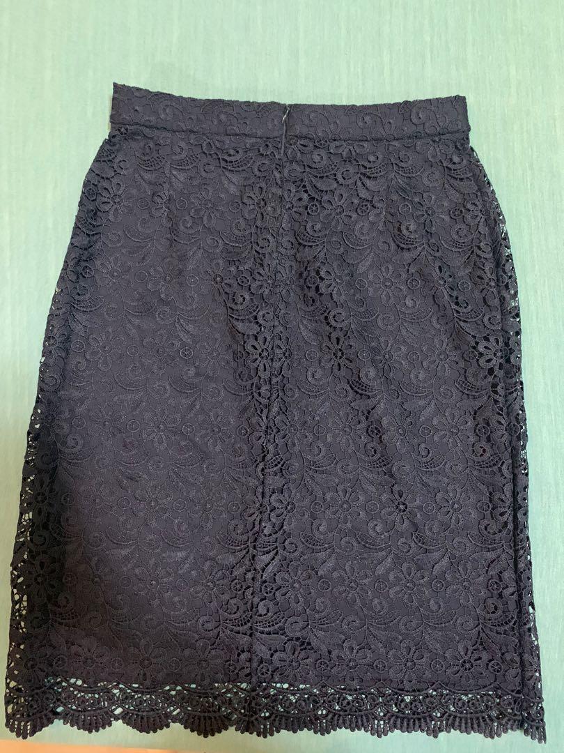 Uniqlo Skirt in Navy Blue (CHECKING AVAILABILITY) on Carousell