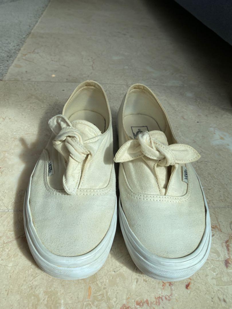 Vans bow slip on on sale