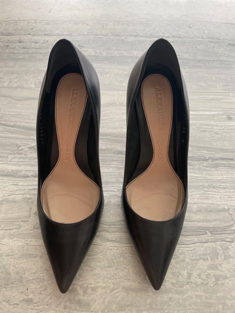 Alexander mcqueen size discount 35