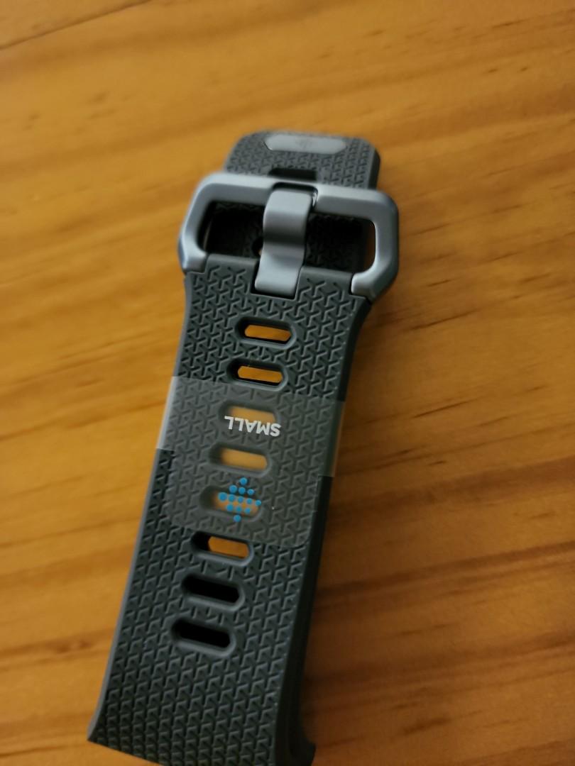 Fitbit top ionic size
