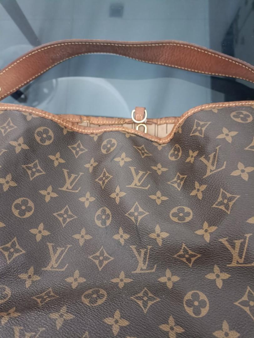 Louis vuitton or burberry shop