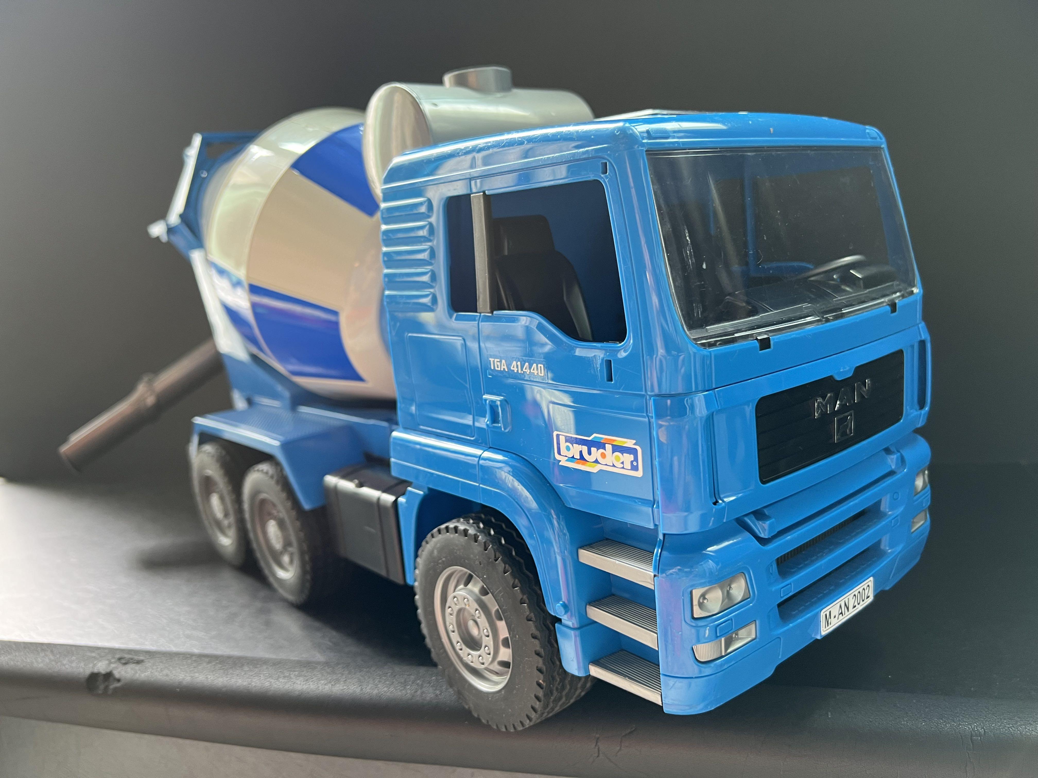 Bruder man tga shop cement mixer