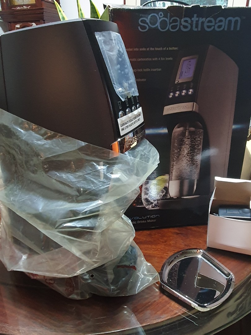 Carbonate Sodastream automatic drinks maker, TV & Home Appliances