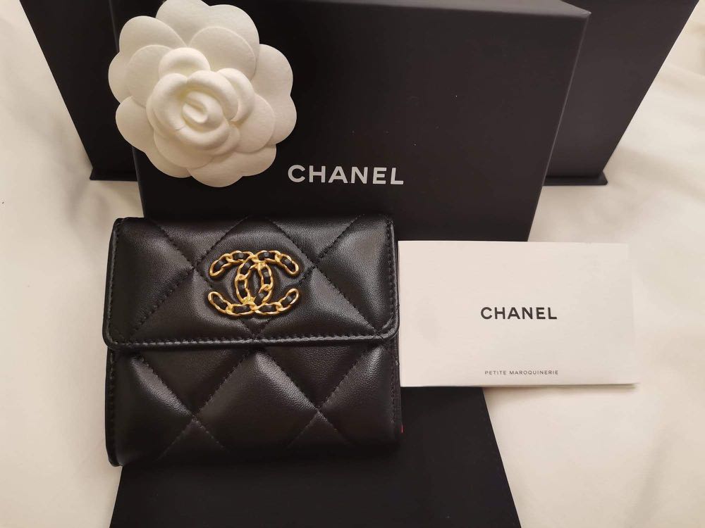 Chanel 19 Small Flap Wallet – Laluxurious
