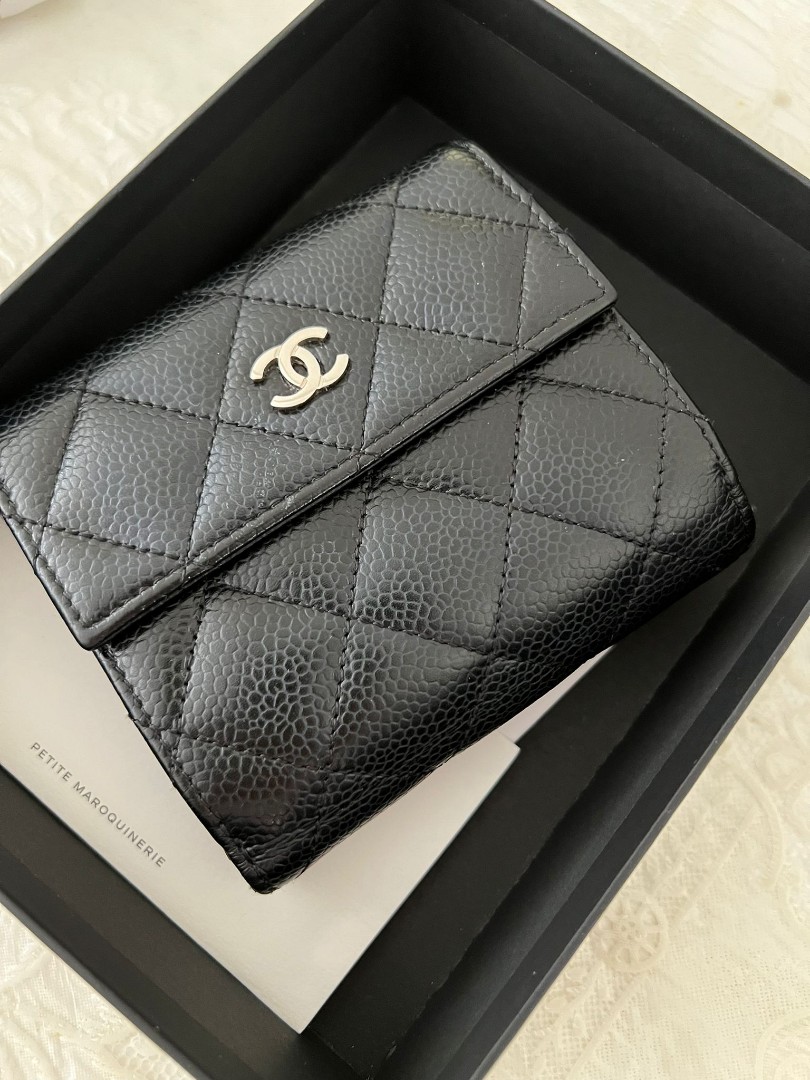 Chanel Classic Wallet, Women's Fashion, Bags & Wallets, Wallets & Card  Holders on Carousell