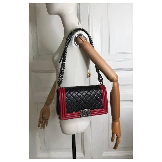 CHANEL LE BOY LIMITED ED. Medium (Category: Luxury Bags & Wallets) located in Cagayan de Oro. Submitted by moiobsession (Listing ID 1171911075, Image 2). Description: BRANDNEW❗️❗️❗️ Gorgeous Limited Edition Chanel Le Boy Medium Two-Tone Flap Bag. Red and black leather with ruthenium hardware. rare! approx measurements are 25 CM - 15 CM - 8 cm. Comes complete brandnew packaging. ❤️.