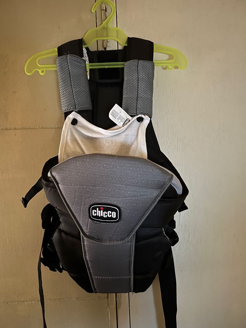 Chicco baby carrier for only Php 500, Babies & Kids, Going Out