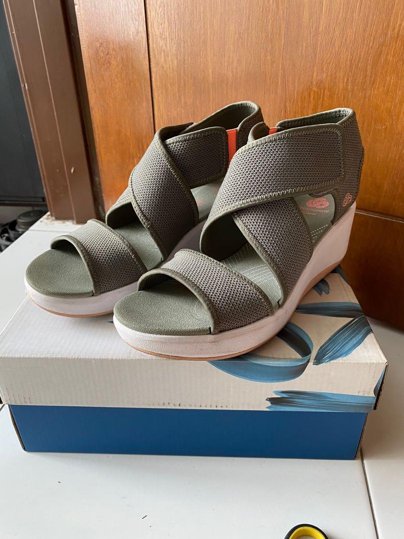 Clarks step sales cali palm sandals