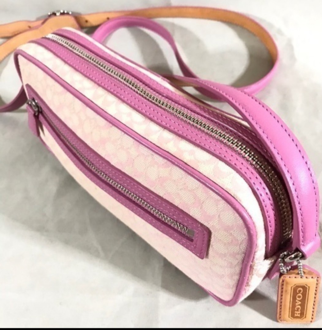 Coach Camera Bag, Women's Fashion, Bags & Wallets, Crossbody Bags on Carousell