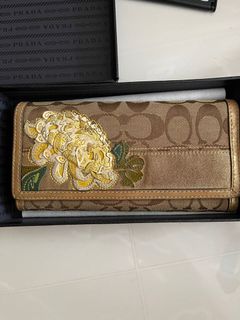 (Category: ) located in . Submitted by keepshoppinglah (Listing ID 1171922693, Image 1). Description: .