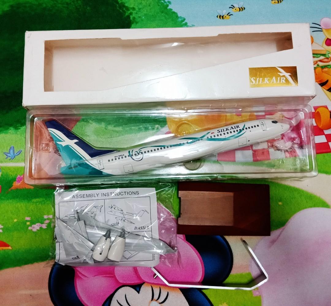 DIECAST SINGAPORE SILKAIR 1100 25th ANNIVERSARY B737800NG, Hobbies