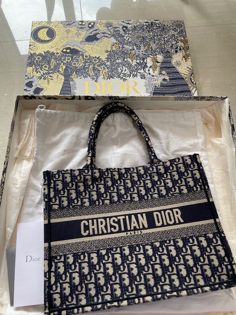 Dior tote outlet small size