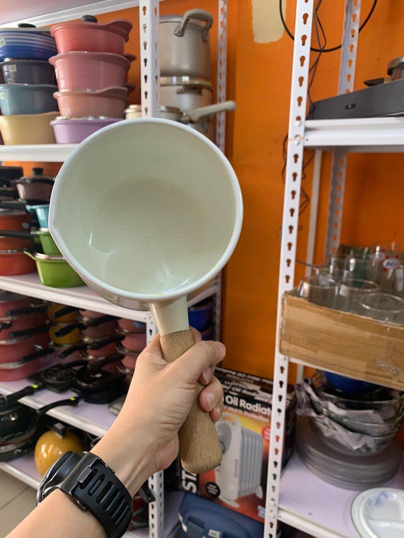 Enamel Saucepan (Category: Cookware & Accessories) located in Manila. Submitted by akotisay (Listing ID 1172011854, Image 2). Description: Surplus. Php650 Location: Taguig City.