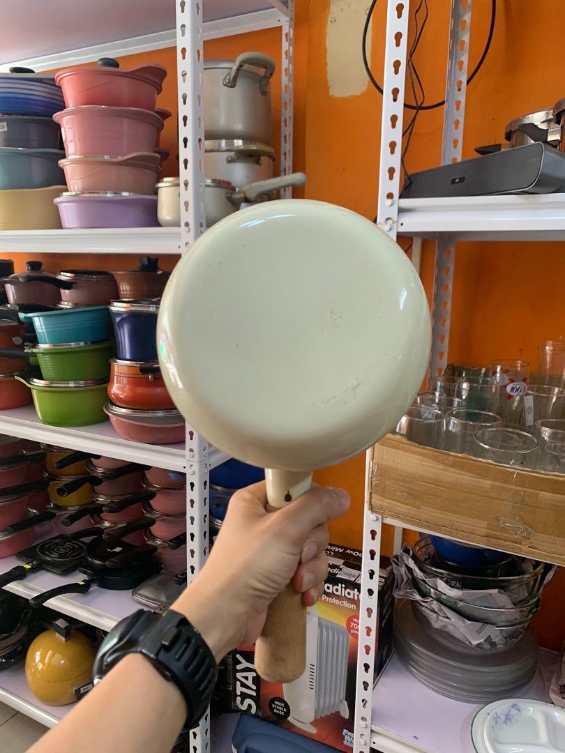 Enamel Saucepan (Category: Cookware & Accessories) located in Manila. Submitted by akotisay (Listing ID 1172011854, Image 3). Description: Surplus. Php650 Location: Taguig City.