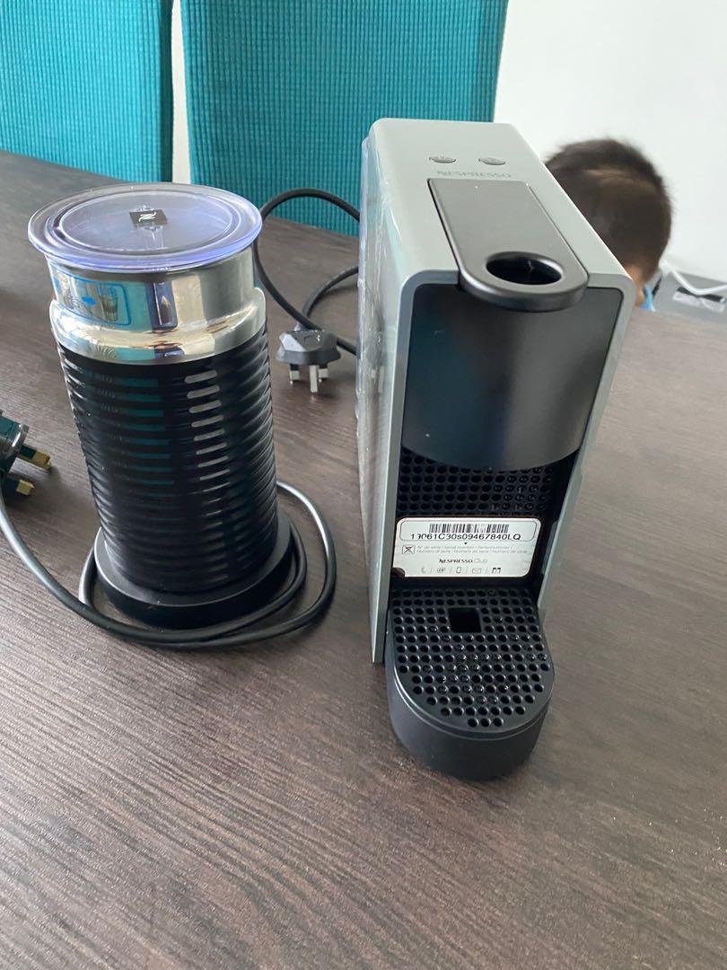 Essenza Mini Intense Grey & Aeroccino3 Milk Frother Black, TV & Home