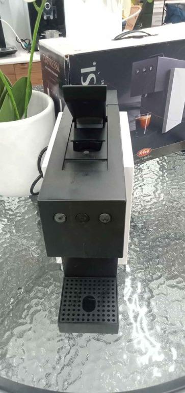 EXPRESSI Multi-beverage capsule machine (Category: Coffee Machines & Makers) located in San Pedro. Submitted by affordable_surplus.1 (Listing ID 1171889792, Image 2). Description: Simple, Modern design with clean, smooth lines and a compact form to complement any kitchen Functions: -Espresso Coffee -Lungo coffee/ hot chocolate -rinse/milk -programmable cup capacity -800ml water tank -29 bar high pressure pump -compact stylish design We just moved