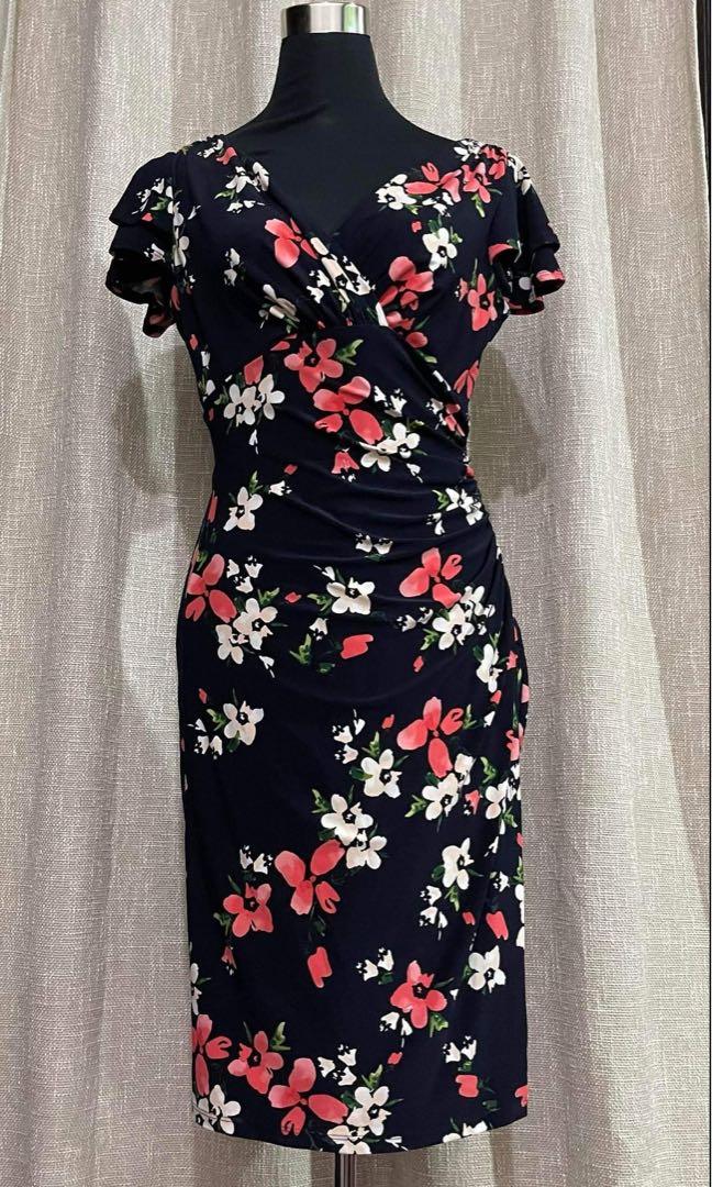 Floral office Dress (Category: Dresses) located in Makati City. Submitted by cheichic (Listing ID 1171969756, Image 1). Description: Floral office dress.
