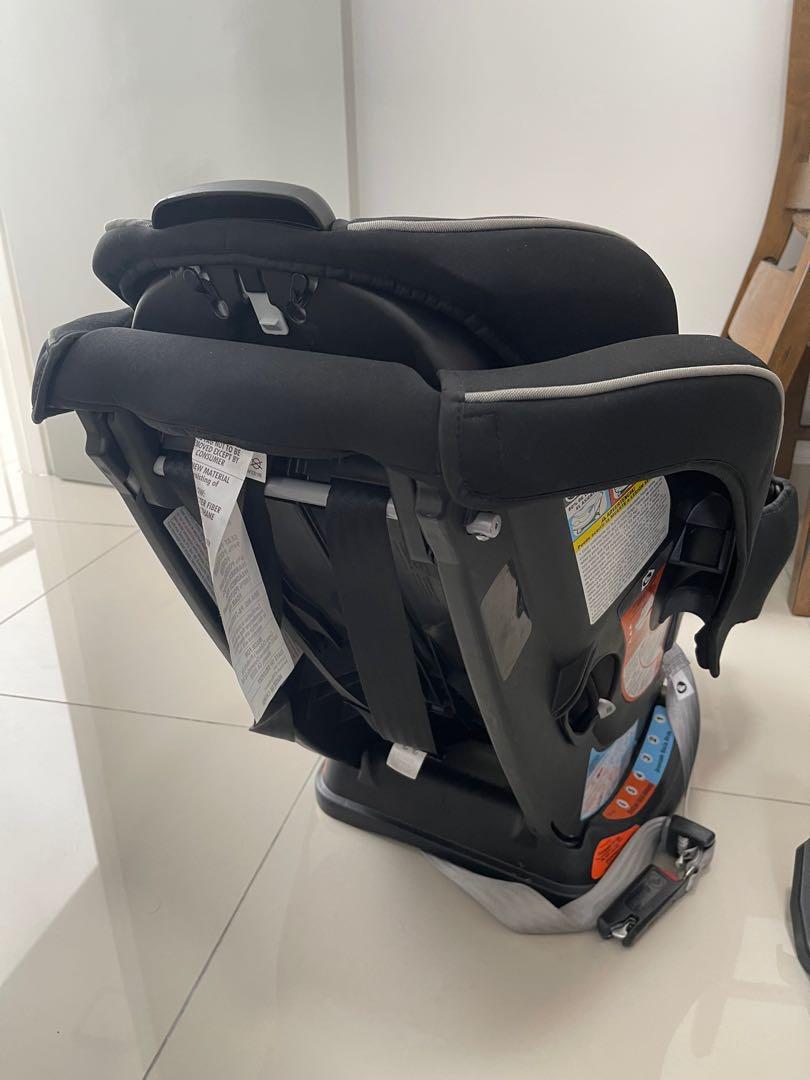 Graco Extend2Fit Convertible Car Seat Babies Kids Going Out