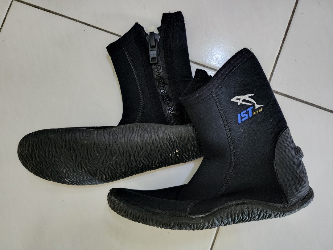 IST Proline dive boots, Sports Equipment, Sports & Games, Water Sports