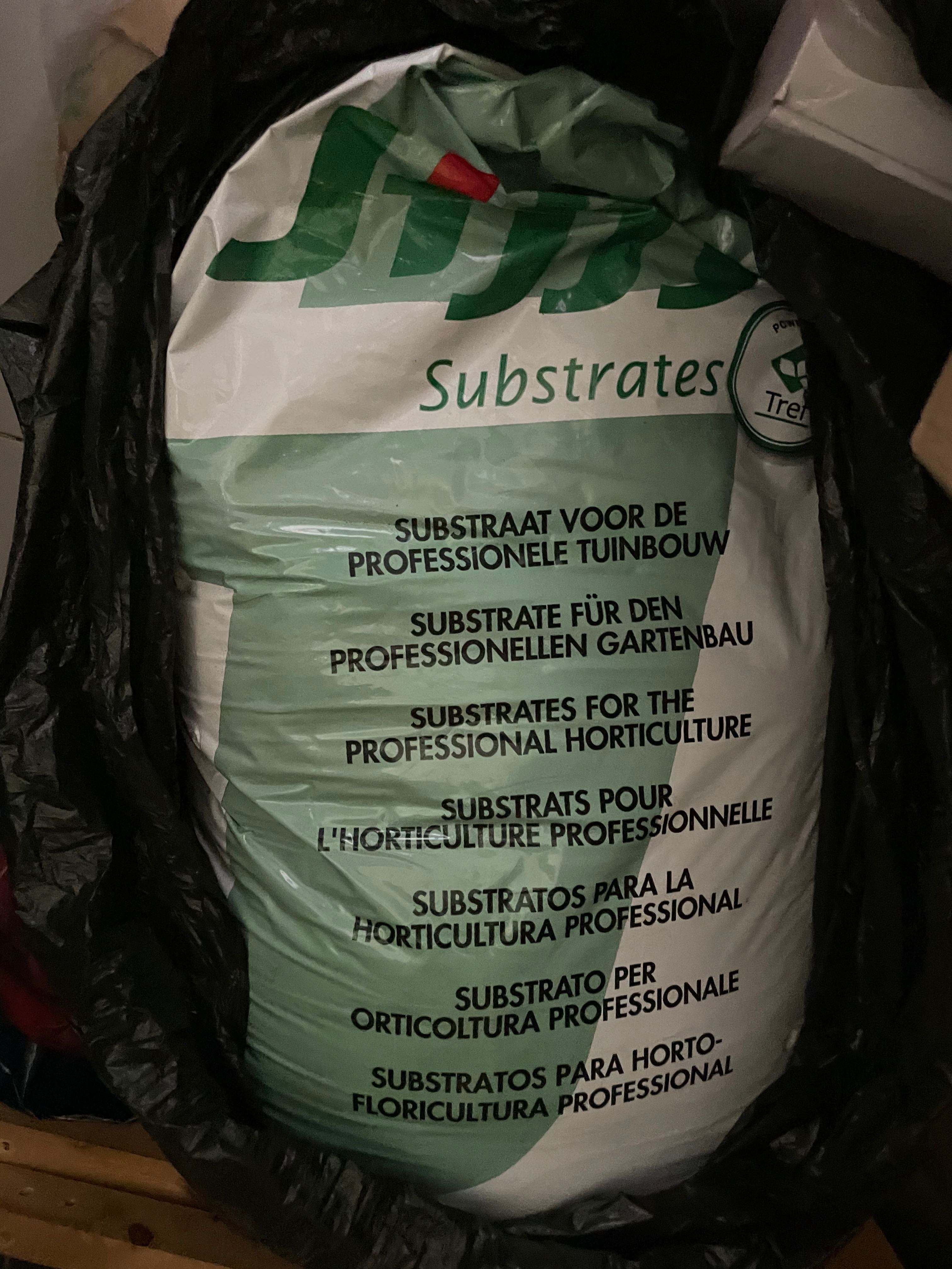 Jiffy soil universal potting soil, Furniture & Home Living, Gardening