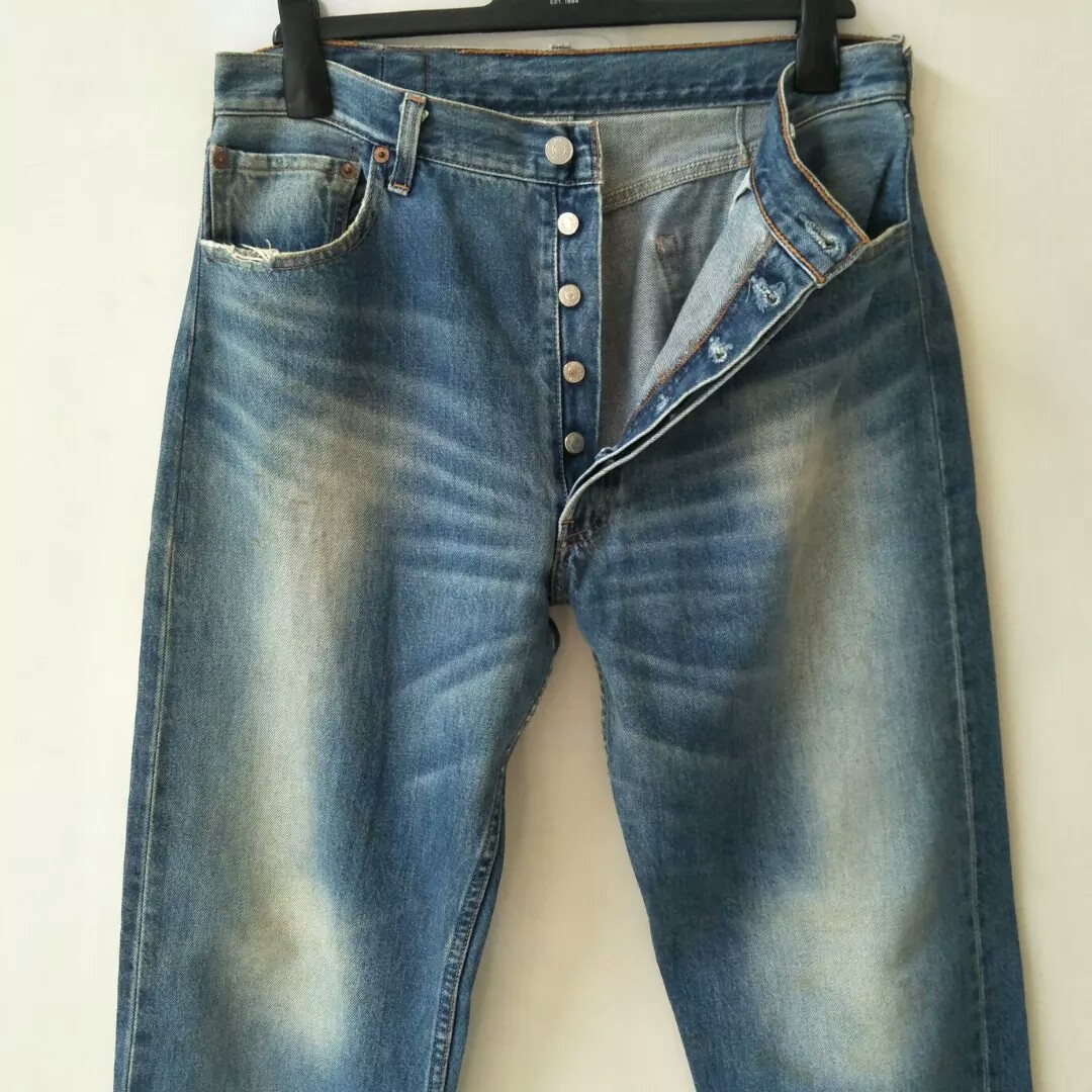 Levis 501 Size 36 Fit to 34, Fesyen 