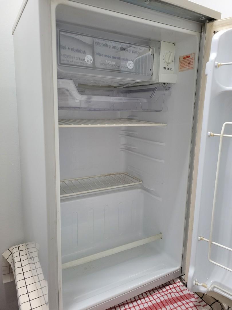 LG Bar Fridge 90L, TV & Home Appliances, Kitchen Appliances
