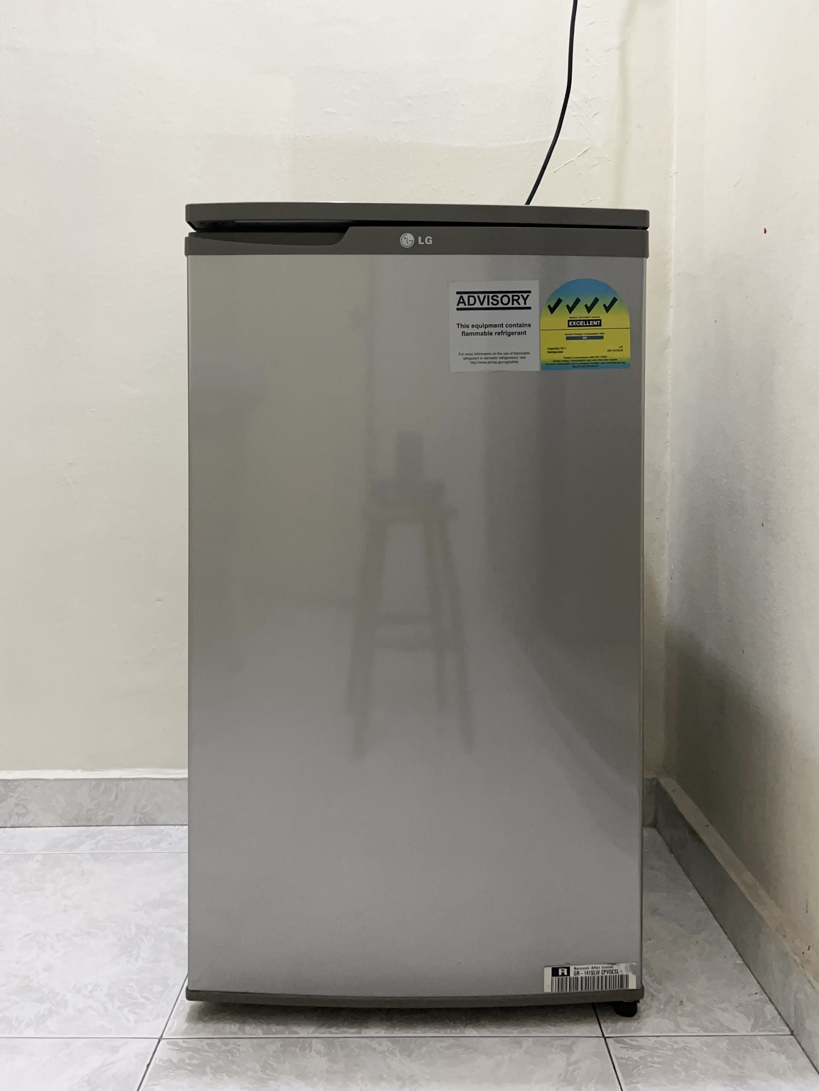 LG Bar Fridge 94L (4 ticks), TV & Home Appliances, Kitchen Appliances