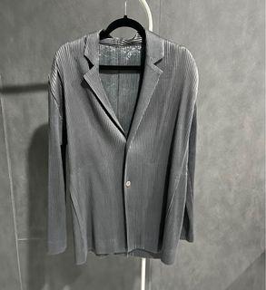 LIPAT. - pleated outer in grey