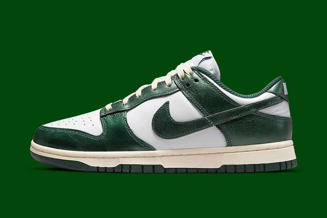 nike dunk low se vintage green
