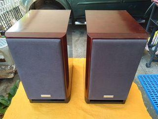 ONKYO D-152E speakers