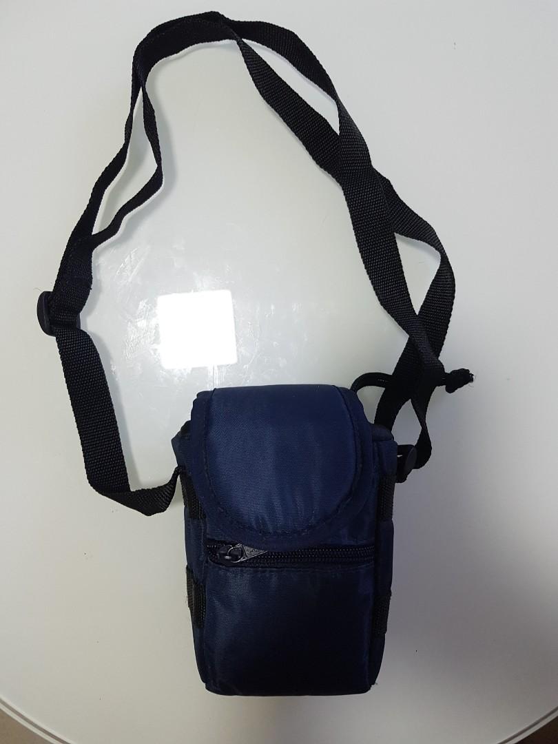 Preloved Camera bag (For Digicams) (Category: Camera Bags & Carriers) located in Apalit. Submitted by lmargaret (Listing ID 1171841946, Image 1). Description: sobra ganda ng quality.Ang kapal may parang foam sa loob. padala ng sister ko from US.