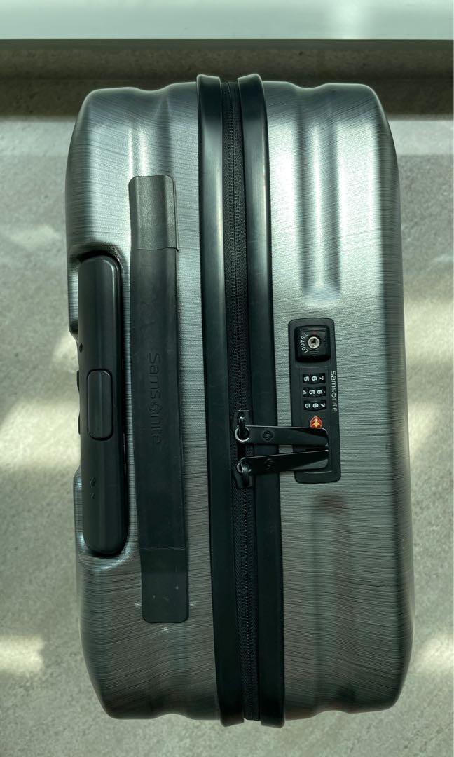 Samsonite Inova Carry On spinner, Hobbies & Toys, Travel, Luggage on