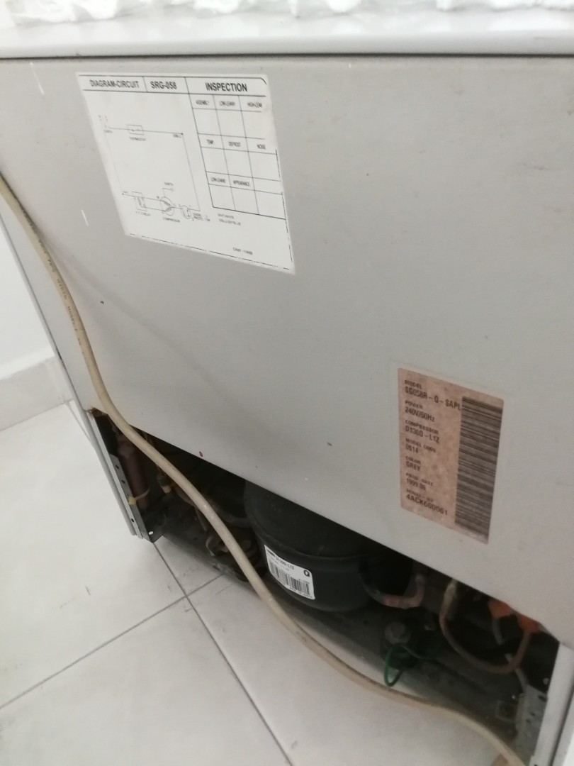 Samsung compact refrigerator, TV & Home Appliances, Kitchen Appliances, Refrigerators & Freezers