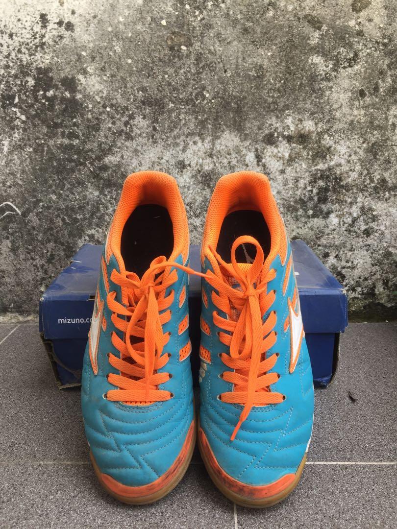 Sepatu futsal shop mizuno sala classic