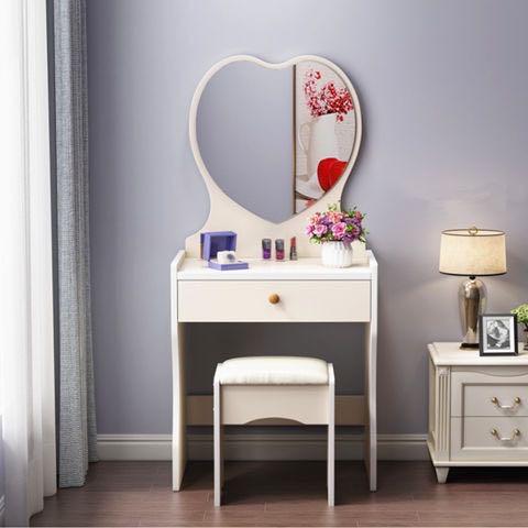 Heart shaped dressing online table mirror