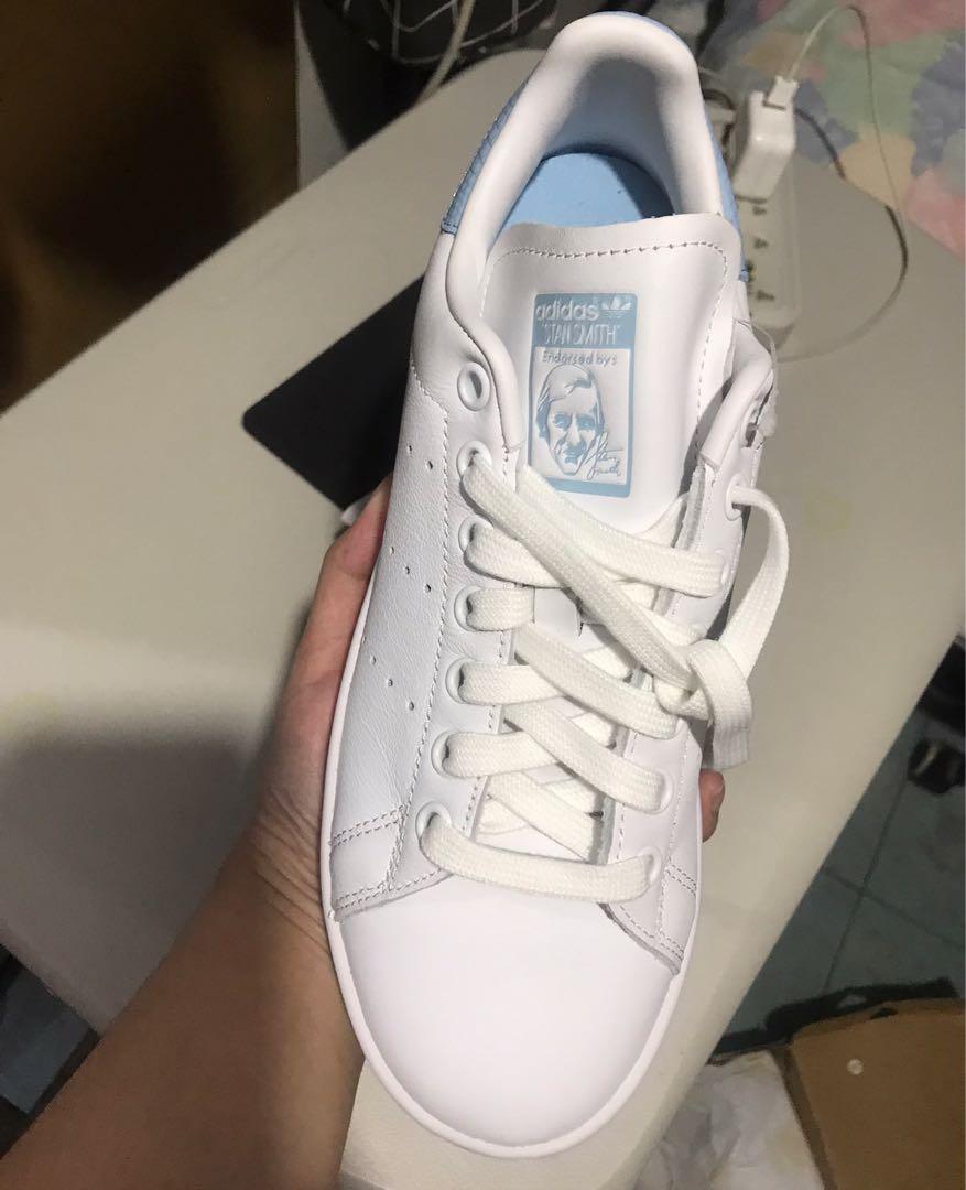 Adidas stan hotsell smith blue pastel