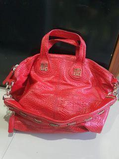 TAS GIVENCHY NIGHTINGALE RED OVERSIZE