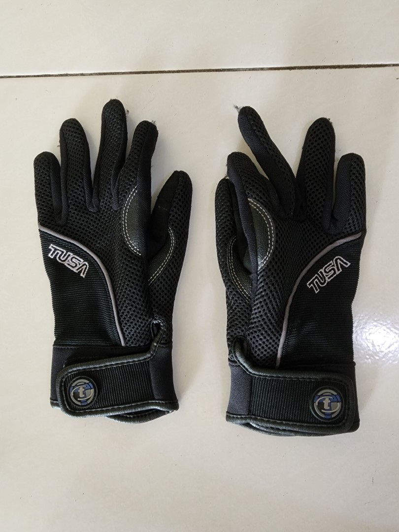 Tusa dive gloves, Sports Equipment, Sports & Games, Water Sports on