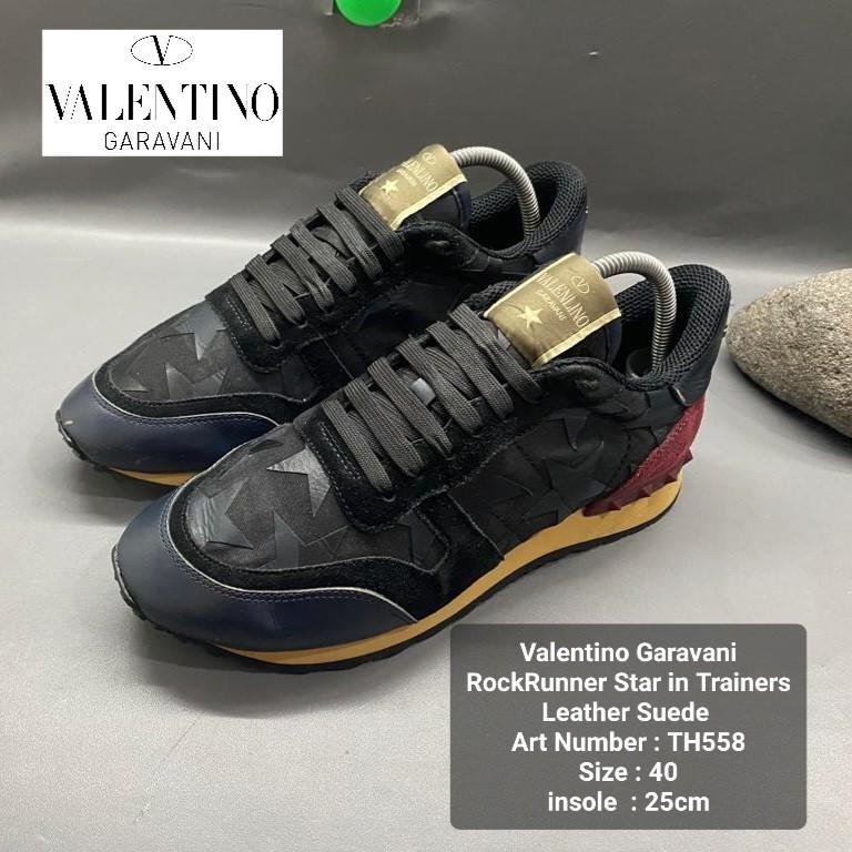 syg Total Mindst Valentino Garavani TH558 Rock Runner Star in Trainers Size 40, Fesyen Pria,  Sepatu , Sneakers di Carousell