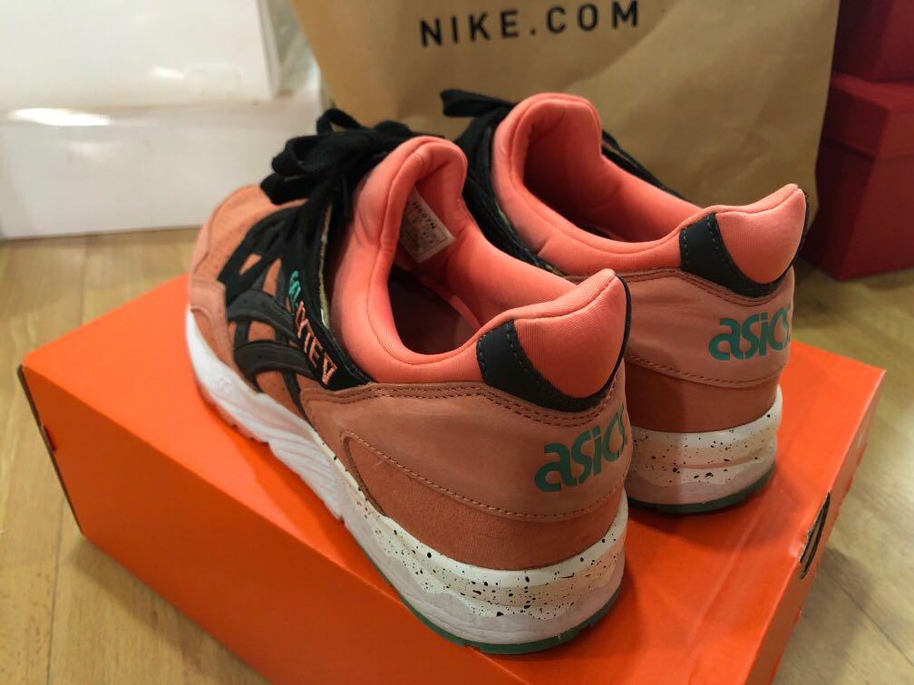 Very comfy pair of Asics Gel lyte V coral black
