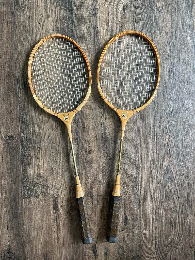 Aeroplane badminton racket deals