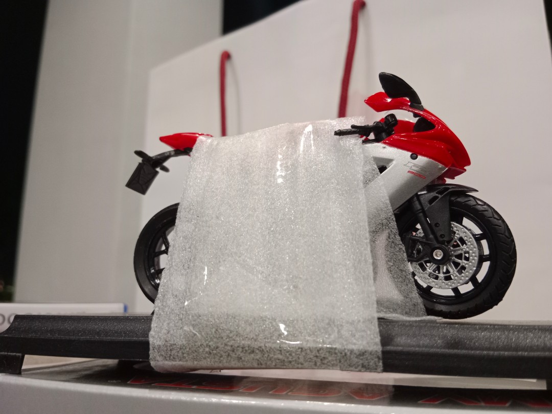 1:18 Welly MV Agusta F3 800 Motorcycle Model New Red 