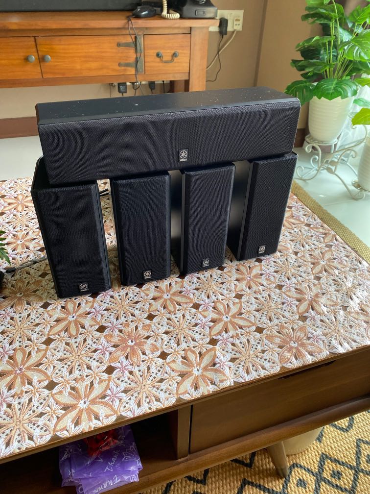 Yamaha Surround Speaker model NXE130, Audio, Soundbars, Speakers
