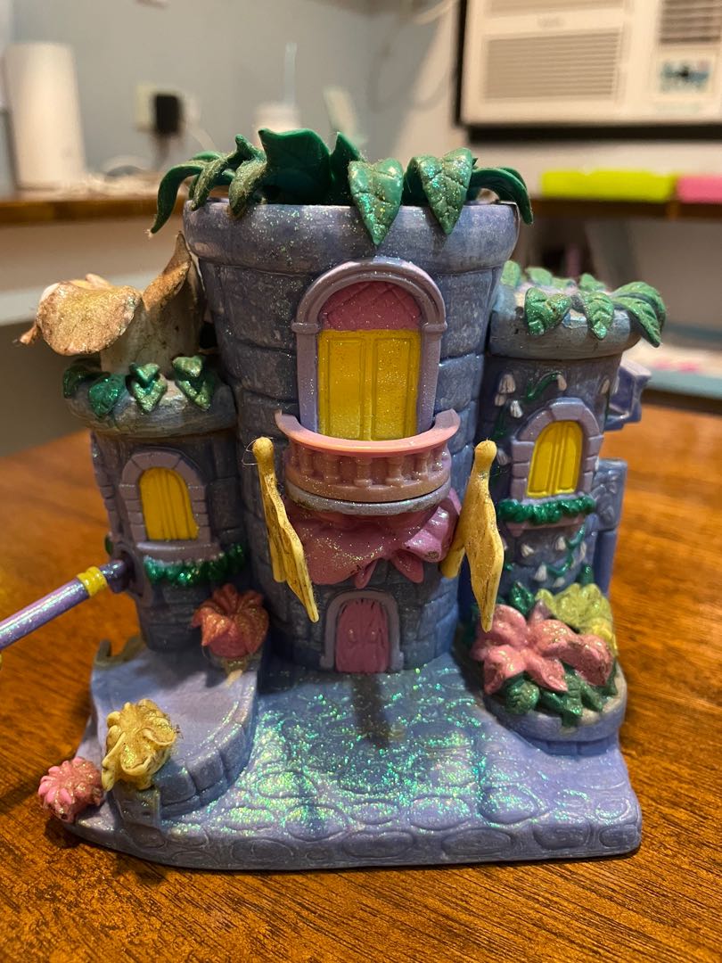 Trendmasters castle top