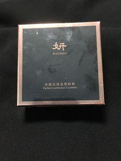 奇蹟光透氣墊粉餅
