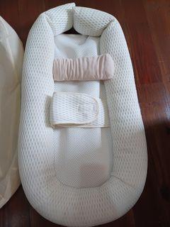 Baby Nest with changing foam handle and travel bag